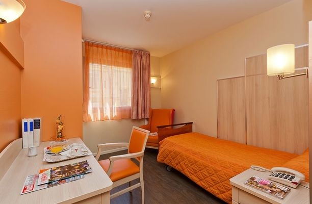 Chambre EHPAD proche Cannes